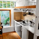 Apartment Cozy Artist Loft